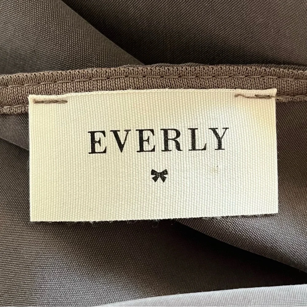 •Everly• Taupe Lace-Up Shift Dress - Size Medium - Picture 2 of 7